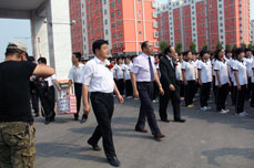 BG真人游戏集团捐赠孔子圣像